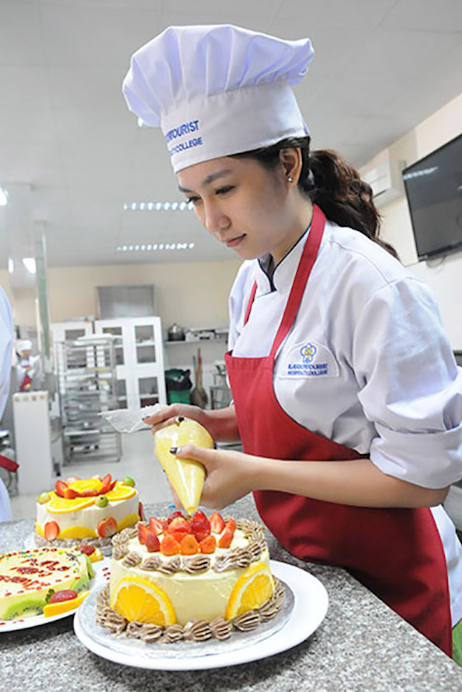 khoá học làm bánh ngắn hạn saigon tourist
