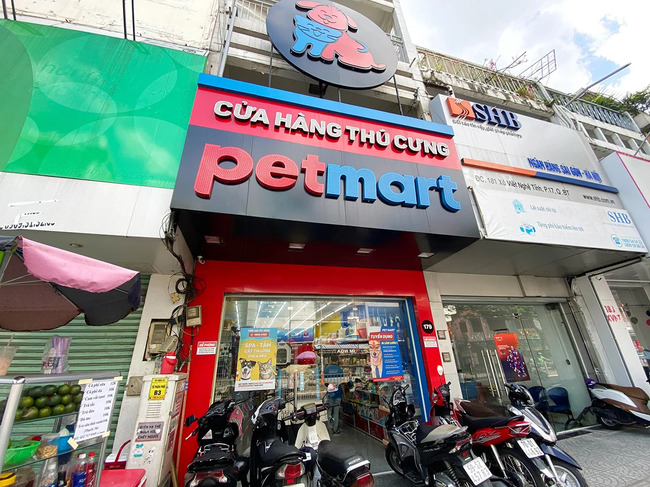 Shop pet mart